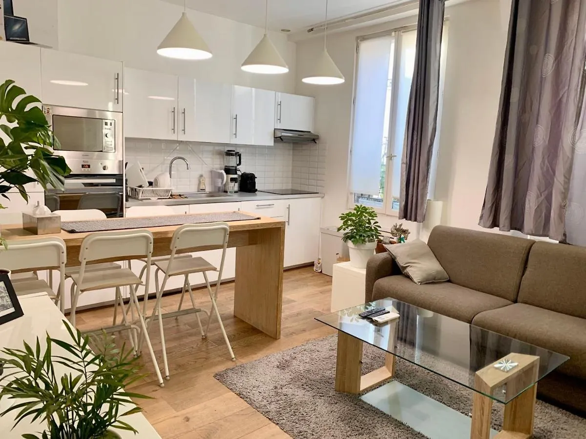 Appartement Rue Blondel à Paris France